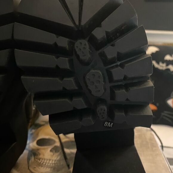 ❤️SALE ❤️Dolls Kill Goth Platforms Deep Black Silver Buckles  Accents Size 8 - Picture 8 of 13